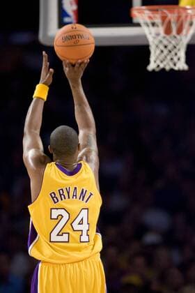 Kobe Bryant (Los Angeles Lakers - Freiwurf - (Icon91079024) Basketball Herren NBA 2006 2007, Los Angeles Lakers Einzelbild Los Angeles, L.A., LA Basketball Herren NBA 2006 2007, Los Angeles Lakers Einzelbild Los Angeles, L.A., LA EDITORIAL USE ONLY