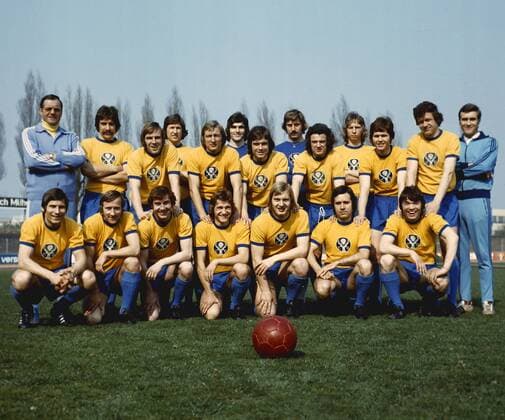 Mannschaftsbild Eintracht Braunschweig mit Trainer Otto Knefler (hi.li.) Fußball Herren Regionalliga Nord 1973 1974, Vorstellung, Präsentation, Pressetermin, Mfdia Totale Braunschweig Fußball Herren Regionalliga Nord 1973 1974, Vorstellung, Präsentation, Pressetermin, Mfdia Totale Braunschweig