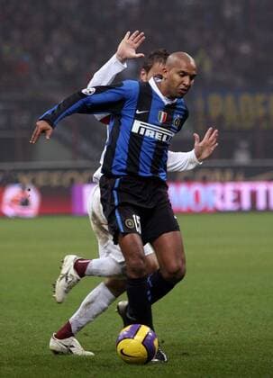 Olivier Dacourt (Inter) am Ball -  Fußball Herren Serie A 2006 2007, 1. Italienische Liga, FC Internazionale Mailand - Reggina Calcio 1:0 Gruppe Mailand Fußball Herren Serie A 2006 2007, 1. Italienische Liga, FC Internazionale Mailand - Reggina Calcio 1:0 Gruppe Mailand