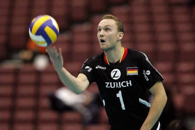 Marcus Popp (Deutschland) mit Ball -  (aflo1040) Volleyball WM Herren WM 2006, Nationalteam, Nationaltrikot o0 Länderspiel, Einzelbild Fukuoka Volleyball WM Herren WM 2006, Nationalteam, Nationaltrikot o0 Länderspiel, Einzelbild Fukuoka