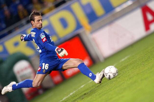 Torwart Teddy Richert (Sochaux) am Ball -  (pan17457) Fußball Herren Ligue 1 2006 2007, 1. Französische Liga, FC Sochaux Montbeliard, Vdig Einzelbild Montbeliard Dynamik, Fußball Herren Ligue 1 2006 2007, 1. Französische Liga, FC Sochaux Montbeliard, Vdig Einzelbild Montbeliard Dynamik,  