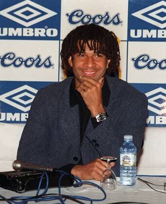 Spielertrainer Ruud Gullit (Chelsea) gut gelaunt während der Pressekonferenz -  Fußball Herren English Premier League 1996 1997, 1. Englische Liga, Chelsea FC London, Vneg Einzelbild London Fußball Herren English Premier League 1996 1997, 1. Englische Liga, Chelsea FC London, Vneg Einzelbild London