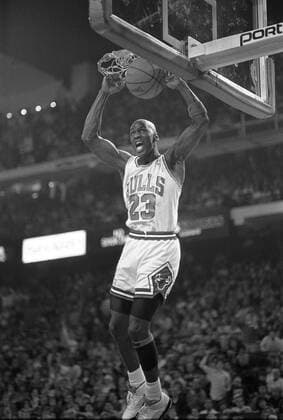 Michael Jordan (Chicago Bulls) - Dunking - (Icon5921824) Basketball Herren NBA 1990 1991 Einzelbild Aufnahmedatum geschätzt Dynamik, Basketball Herren NBA 1990 1991 Einzelbild Aufnahmedatum geschätzt Dynamik, EDITORIAL USE ONLY