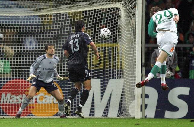 Per Mertesacker (Bremen, re.) trifft gegen Torwart Carlo Cudicini (li.) und Michael Ballack (beide Chelsea) zum 1:0 Fußball EC 1 Herren Champions League 2006 2007, SV Werder Bremen - Chelsea FC London 1:0 Gruppe Bremen Dynamik, Fußball EC 1 Herren Champions League 2006 2007, SV Werder Bremen - Chelsea FC London 1:0 Gruppe Bremen Dynamik,
