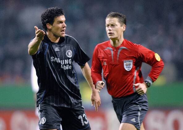 Michael Ballack (Chelsea) beschwert sich bei FIFA Schiedsrichter Lubos Michel (Slowakei) Fußball EC 1 Herren Champions League 2006 2007, Chelsea FC London Gruppe Bremen Fußball EC 1 Herren Champions League 2006 2007, Chelsea FC London Gruppe Bremen