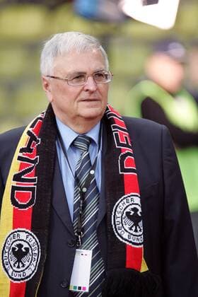 DFB Präsident Dr. Theo Zwanziger (Deutschland) Fußball Länderspiel Damen Freundschaftsspiel 2006, Test, Testspiel, Nationalteam Einzelbild Frauen, Frauenfußball Karlsruhe Fußball Länderspiel Damen Freundschaftsspiel 2006, Test, Testspiel, Nationalteam Einzelbild Frauen, Frauenfußball Karlsruhe
