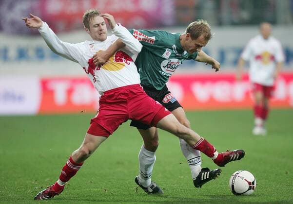 Karel Pitak (Salzburg, li.) gegen Tomasz Rzasa (Ried) Fußball 1. BL Herren TMobile Bundesliga 2006 2007, 1. Österreichische Liga, SV Josko Ried - Red Bull Salzburg, RedBull Gruppe Ried Dynamik, Kampf, Fußball 1. BL Herren TMobile Bundesliga 2006 2007, 1. Österreichische Liga, SV Josko Ried - Red Bull Salzburg, RedBull Gruppe Ried Dynamik, Kampf,