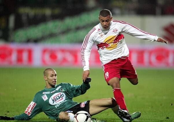 Johan Vonlanthen (Salzburg, re.) gegen Wolf Patrick (Ried) Fußball 1. BL Herren TMobile Bundesliga 2006 2007, 1. Österreichische Liga, SV Josko Ried - Red Bull Salzburg, RedBull Gruppe Ried Dynamik, Fußball 1. BL Herren TMobile Bundesliga 2006 2007, 1. Österreichische Liga, SV Josko Ried - Red Bull Salzburg, RedBull Gruppe Ried Dynamik,