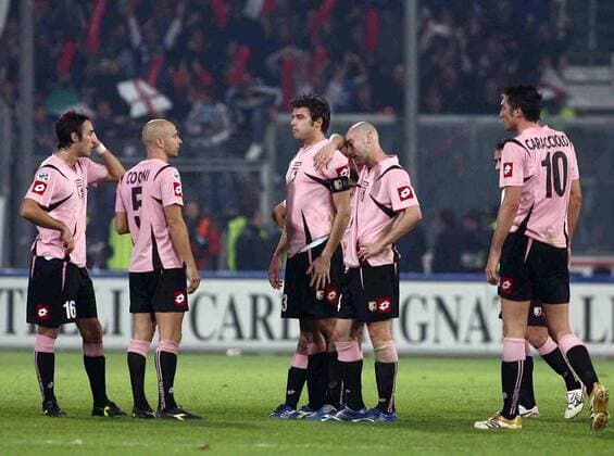 Enttäuschte Gesichter bei den Spielern von US Palermo -  Fußball Herren Serie A 2006 2007, 1. Italienische Liga, US Palermo Gruppe Palermo Enttäuschung, Verzweiflung, Fußball Herren Serie A 2006 2007, 1. Italienische Liga, US Palermo Gruppe Palermo Enttäuschung, Verzweiflung,
