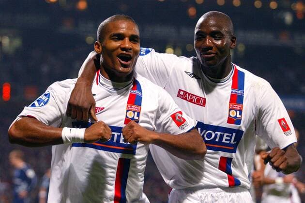 Florent Malouda (li.) und Alou Diarra (beide Lyon) - Torjubel - (pan17561) Fußball Herren Ligue 1 2006 2007, 1. Französische Liga, Olympique Lyonnais, OL, Vdig Gruppe Lyon Freude, Begeisterung, Fußball Herren Ligue 1 2006 2007, 1. Französische Liga, Olympique Lyonnais, OL, Vdig Gruppe Lyon Freude, Begeisterung,