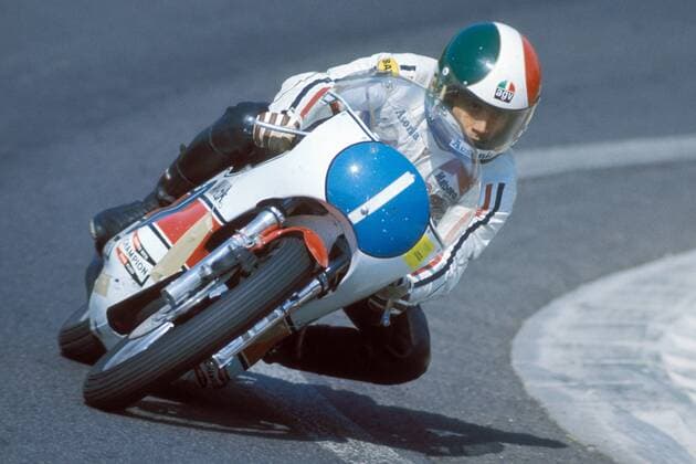 Giacomo Agostini (Italien Yamaha) auf seiner Maschine Motorsport WM Herren Weltmeisterschaft 1974, Motorrad, Motorradrennen, Motorradrennsport, Motorradsport Einzelbild Aufnahmedatum geschätzt Motorsport WM Herren Weltmeisterschaft 1974, Motorrad, Motorradrennen, Motorradrennsport, Motorradsport Einzelbild Aufnahmedatum geschätzt