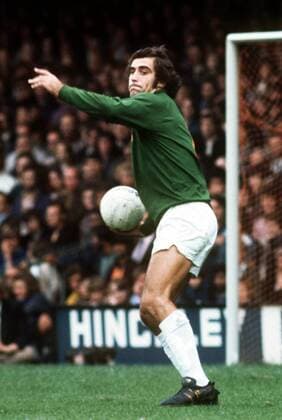 Torwart Peter Shilton (Leicester) - Abwurf -  Fußball Herren English First Division 1973 1974, One, 1. Englische Liga, Leicester City Einzelbild Leicester Fußball Herren English First Division 1973 1974, One, 1. Englische Liga, Leicester City Einzelbild Leicester