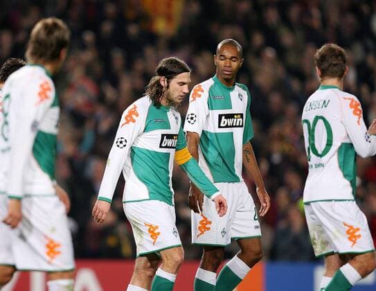 Naldo (re.) und Torsten Frings (beide Bremen) enttäuscht Fußball EC 1 Herren Champions League 2006 2007, SV Werder Bremen, Vdig Gruppe Barcelona Fußball EC 1 Herren Champions League 2006 2007, SV Werder Bremen, Vdig Gruppe Barcelona