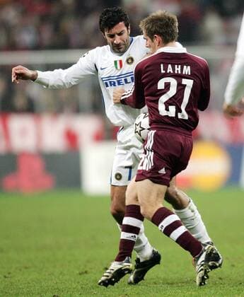 Philipp Lahm (Bayern, re.) gegen Luis Figo (Inter) Fußball EC 1 Herren Champions League 2006 2007, FC Bayern München - FC Internazionale Mailand 1:1 Gruppe München Dynamik, Fußball EC 1 Herren Champions League 2006 2007, FC Bayern München - FC Internazionale Mailand 1:1 Gruppe München Dynamik,