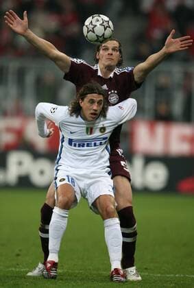 Hernan Crespo (Inter, li.) gegen Daniel van Buyten (Bayern) Fußball EC 1 Herren Champions League 2006 2007, FC Bayern München - FC Internazionale Mailand 1:1 Gruppe München Dynamik, Fußball EC 1 Herren Champions League 2006 2007, FC Bayern München - FC Internazionale Mailand 1:1 Gruppe München Dynamik,
