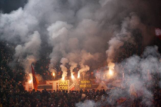 Roma Fanblock gleicht einem Hexenkessel -  Fußball EC 1 Herren Champions League 2006 2007, AS Rom Totale Rom Fußball EC 1 Herren Champions League 2006 2007, AS Rom Totale Rom