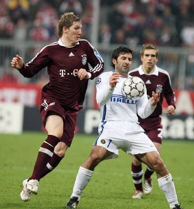Bastian Schweinsteiger (Bayern, li.) gegen Luis Figo (Inter) Fußball EC 1 Herren Champions League 2006 2007, FC Bayern München - FC Internazionale Mailand 1:1 Gruppe München Dynamik, Fußball EC 1 Herren Champions League 2006 2007, FC Bayern München - FC Internazionale Mailand 1:1 Gruppe München Dynamik,