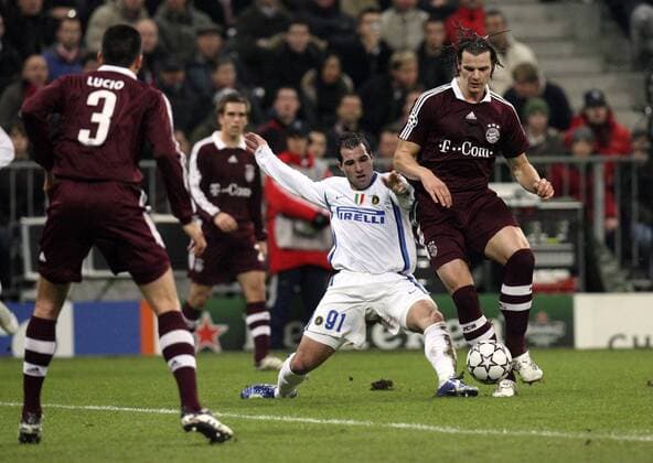 Daniel van Buyten (Bayern, re.) gegen Mariano Gonzales (Inter) - FuÃŸball EC 1 Herren Champions League 2006 2007, FC Bayern MÃ¼nchen - FC Internazionale Mailand 1:1 Gruppe MÃ¼nchen Dynamik, FuÃŸball EC 1 Herren Champions League 2006 2007, FC Bayern MÃ¼nchen - FC Internazionale Mailand 1:1 Gruppe MÃ¼nchen Dynamik,