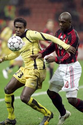 Abdul Kader Keita (Lille, li.) gegen Clarence Seedorf (Milan) - Fußball EC 1 Herren Champions League 2006 2007, AC Mailand - OSC Lille 0:2 Gruppe Mailand Dynamik, Fußball EC 1 Herren Champions League 2006 2007, AC Mailand - OSC Lille 0:2 Gruppe Mailand Dynamik,