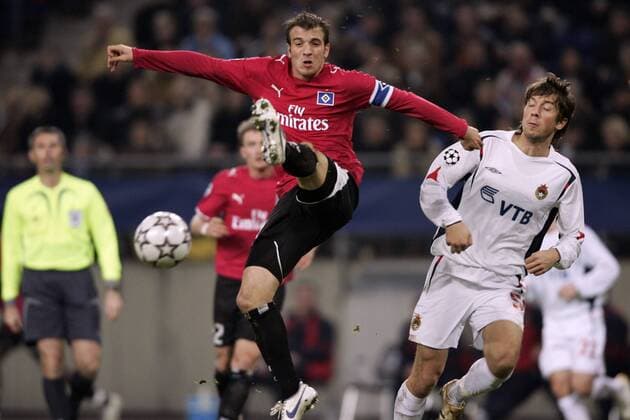 Raphael van der Vaart (HSV, li.) gegen Anton Grigoriev (ZSKA Moskau) Fußball EC 1 Herren Champions League 2006 2007, Hamburger SV - ZSKA Moskau 3:2 Gruppe Hamburg Dynamik, Fußball EC 1 Herren Champions League 2006 2007, Hamburger SV - ZSKA Moskau 3:2 Gruppe Hamburg Dynamik,