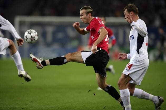 Danijel Ljuboja (HSV, li.) gegen Vassili Berezoutskiy (ZSKA Moskau) Fußball EC 1 Herren Champions League 2006 2007, Hamburger SV - ZSKA Moskau 3:2 Gruppe Hamburg Dynamik, Fußball EC 1 Herren Champions League 2006 2007, Hamburger SV - ZSKA Moskau 3:2 Gruppe Hamburg Dynamik,