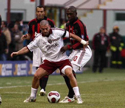 Nikola Lazetic (FC Turin, Mitte) gegen Clarence Seedorf (re.) und Cafu (beide Milan) -  Fußball Herren Serie A 2006 2007, 1. Italienische Liga, AC Mailand - Torino Calcio 0:0, Vdig Gruppe Mailand Fußball Herren Serie A 2006 2007, 1. Italienische Liga, AC Mailand - Torino Calcio 0:0, Vdig Gruppe Mailand