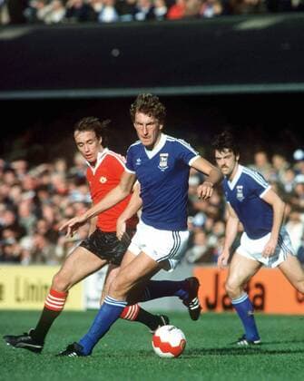 Terry Butcher (re., Ipswich) gegen Sammy McIlroy (Manchester United) -  Fußball Herren English First Division 1980 1981, One, 1. Englische Liga, Ipswich Town FC - Manchester United, Vdia Gruppe Ipswich Dynamik, Fußball Herren English First Division 1980 1981, One, 1. Englische Liga, Ipswich Town FC - Manchester United, Vdia Gruppe Ipswich Dynamik,