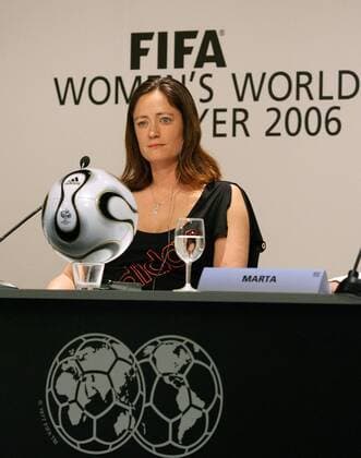 Renate Lingor (Deutschland 1. FFC Frankfurt) während der Pressekonferenz zur FIFA World Womens Player Gala 2006 - Fußball Damen Wahl zum Weltfußballer des Jahres 2006, Weltfußballerin, Weltverband, Weltfußballverband Einzelbild Frauen, Frauenfußball Zürich Kleidung, Outfit Fußball Damen Wahl zum Weltfußballer des Jahres 2006, Weltfußballerin, Weltverband, Weltfußballverband Einzelbild Frauen, Frauenfußball Zürich Kleidung, Outfit