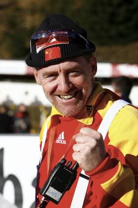 Trainer Klaus Siebert (China) jubelt Biathlon Damen Weltcup 2006 2007, Welt Cup, Worldcup, World, WC, 7,5km, 7,5 km, Kilometer, Sprint Porträt Hochfilzen Freude, Biathlon Damen Weltcup 2006 2007, Welt Cup, Worldcup, World, WC, 7,5km, 7,5 km, Kilometer, Sprint Porträt Hochfilzen Freude,