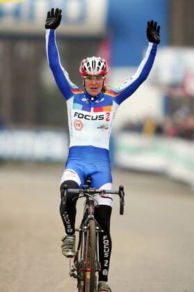 Hanka Kupfernagel (Deutschland Team Focus) - Siegerin beim Cyclocross Weltcup 2006 2007 in Hofstade -  (pan17975) Radsport Damen Weltcup 2006 2007, Welt Cup, Worldcup, World, WC, Crossrennen, Querfeldein, Querfeldeinfahren Einzelbild Hofstade Freude, Radsport Damen Weltcup 2006 2007, Welt Cup, Worldcup, World, WC, Crossrennen, Querfeldein, Querfeldeinfahren Einzelbild Hofstade Freude,  