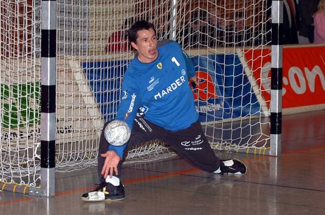 Torwart Slawomir Szmal (Kronau Östringen) hält den Ball Handball 1. BL Herren Saison 2006 2007, SG Kronau Östringen Einzelbild Minden Handball 1. BL Herren Saison 2006 2007, SG Kronau Östringen Einzelbild Minden