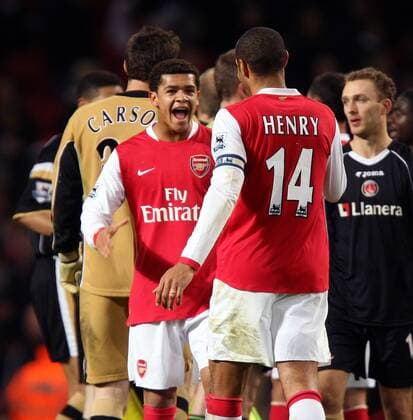 Denilson (li.) und Thierry Henry (beide Arsenal) - Schlussjubel -  Fußball Herren English Premier League 2006 2007, 1. Englische Liga, Arsenal FC London - Charlton Athletic 4:0 Gruppe London Freude, Fußball Herren English Premier League 2006 2007, 1. Englische Liga, Arsenal FC London - Charlton Athletic 4:0 Gruppe London Freude,