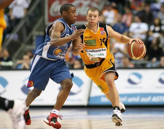 Tony Stockman (Tübingen, re.) gegen Rudy Mbemba (Frankfurt) Basketball 1. BL Herren BBL 2006 2007, Deutsche Bank Skyliners Frankfurt - Walter Tigers Tübingen Gruppe Frankfurt M. Dynamik, Basketball 1. BL Herren BBL 2006 2007, Deutsche Bank Skyliners Frankfurt - Walter Tigers Tübingen Gruppe Frankfurt M. Dynamik,