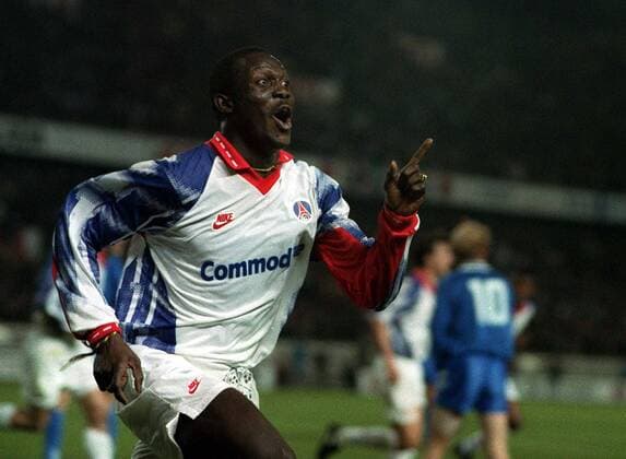 George Weah (Paris St. Germain) - Torjubel -  Fußball EC 3 Herren UEFA Cup 1992 1993, Pokal, Europacup, Europapokal, FC Paris Saint Germain, PSG, Viertelfinale, Einzelbild Paris Begeisterung, Freude, Fußball EC 3 Herren UEFA Cup 1992 1993, Pokal, Europacup, Europapokal, FC Paris Saint Germain, PSG, Viertelfinale, Einzelbild Paris Begeisterung, Freude,