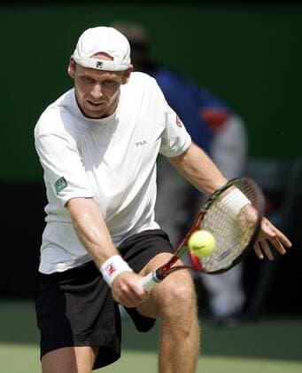 Rainer Schüttler (Deutschland) - Rückhand Tennis Herren Australian Open 2007, Grand Slam, ATP Tour, Einzelbild Melbourne Tennis Herren Australian Open 2007, Grand Slam, ATP Tour, Einzelbild Melbourne