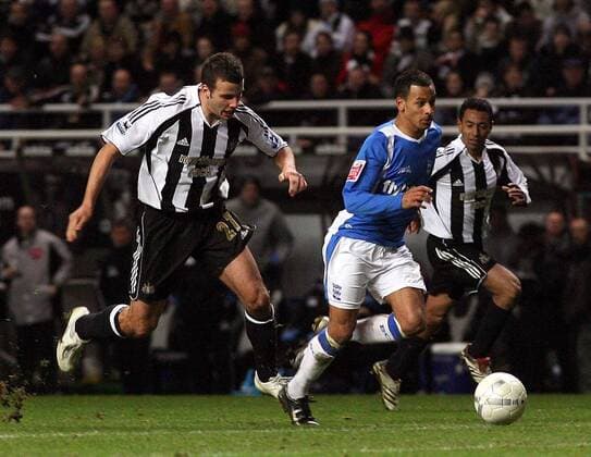 Dudley Junior Campbell (Birmingham City, Mitte) gegen Steven Taylor (li.) und Nolberto Solano (beide Newcastle) -  Fußball Herren English FA Cup 2006 2007, englischer Pokal, Pokalspiel, Newcastle United - Birmingham City FC 1:5 Gruppe Newcastle Dynamik, Fußball Herren English FA Cup 2006 2007, englischer Pokal, Pokalspiel, Newcastle United - Birmingham City FC 1:5 Gruppe Newcastle Dynamik,