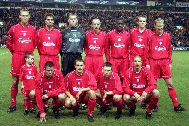 Mannschaftsbild FC Liverpool hi.v.li.: Sami Hyypiä, Markus Babbel, Torwart Sander Westerveld, Gary McAllister, Emile Heskey, Dietmar Hamann, Stephane Henchoz; vorn: Jamie Carragher, Michael Owen, Nick Barmby, ... - Fußball EC 3 Herren UEFA Cup 2000 2001, Pokal, Vneg Totale Europapokal, Europacup Liverpool Fußball EC 3 Herren UEFA Cup 2000 2001, Pokal, Vneg Totale Europapokal, Europacup Liverpool