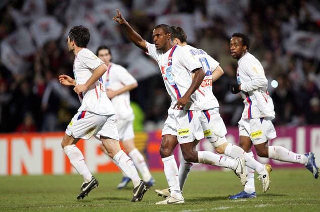 Eric Abidal (Lyon) - Torjubel - (pan18250) Fußball Herren Coupe de la Ligue 2006 2007, Französischer Pokal, Pokalspiel, Halbfinale, Olympique Lyonnais, OL Gruppe Ligue 1, 1. Französische Liga Lyon Freude Fußball Herren Coupe de la Ligue 2006 2007, Französischer Pokal, Pokalspiel, Halbfinale, Olympique Lyonnais, OL Gruppe Ligue 1, 1. Französische Liga Lyon Freude