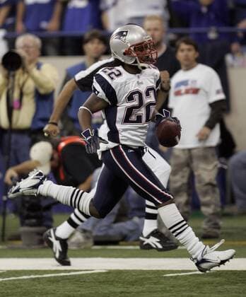 Asante Samuel (New England Patriots) am Ball - (ind2007012118) American Football Herren NFL Conference Championships 2006 2007, AFC, Playoffs, Playoff, Play Offs, Off, Halbfinale Einzelbild Indianapolis Dynamik, American Football Herren NFL Conference Championships 2006 2007, AFC, Playoffs, Playoff, Play Offs, Off, Halbfinale Einzelbild Indianapolis Dynamik,