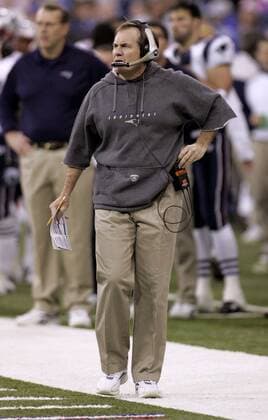 Trainer Bill Belichick (New England Patriots) gibt Anweisungen über Headset - (ind2007012106) American Football Herren NFL Conference Championships 2006 2007, AFC, Playoffs, Playoff, Play Offs, Off, Halbfinale Einzelbild Indianapolis American Football Herren NFL Conference Championships 2006 2007, AFC, Playoffs, Playoff, Play Offs, Off, Halbfinale Einzelbild Indianapolis