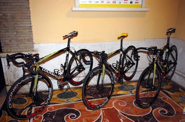 Colnago Rennräder des Team Tinkoff Credit Systems - Radsport Herren Straßenradsport 2007, Straße, Rad, Vorstellung, Präsentation, Pressetermin, Vdig Gruppe Rom Radsport Herren Straßenradsport 2007, Straße, Rad, Vorstellung, Präsentation, Pressetermin, Vdig Gruppe Rom