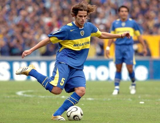 Fernando Gago (Boca Juniors Buenos Aires) am Ball -  Fußball Herren Primera Division 2006, Clausura, 1. Argentinische Liga, Vdig Einzelbild Buenos Aires Dynamik, Fußball Herren Primera Division 2006, Clausura, 1. Argentinische Liga, Vdig Einzelbild Buenos Aires Dynamik,
