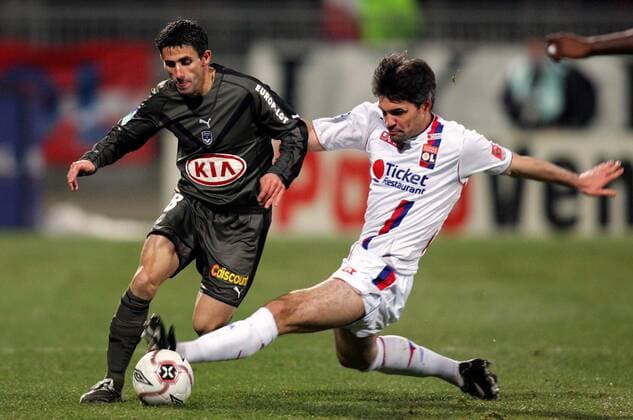 Alejandro Cesar Alonso (Bordeaux, li.) gegen Jeremy Toulalan (Lyon) - (pan18380) Fußball Herren Ligue 1 2006 2007, 1. Französische Liga, Olympique Lyonnais - Girondins de Bordeaux 1:2, OL Gruppe Lyon Dynamik, Kampf, Fußball Herren Ligue 1 2006 2007, 1. Französische Liga, Olympique Lyonnais - Girondins de Bordeaux 1:2, OL Gruppe Lyon Dynamik, Kampf,