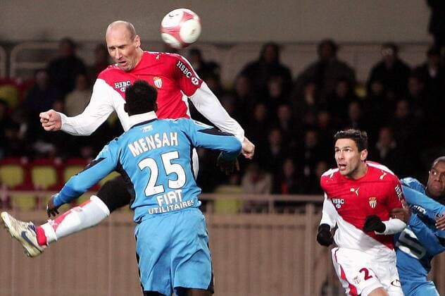 Jan Koller (Monaco, hi.) - Kopfball -  (pan18390) Fußball Herren Ligue 1 2006 2007, 1. Französische Liga, AS Monaco - Stade Rennais 0:2, Rennes Gruppe Monaco Dynamik, Fußball Herren Ligue 1 2006 2007, 1. Französische Liga, AS Monaco - Stade Rennais 0:2, Rennes Gruppe Monaco Dynamik,  
