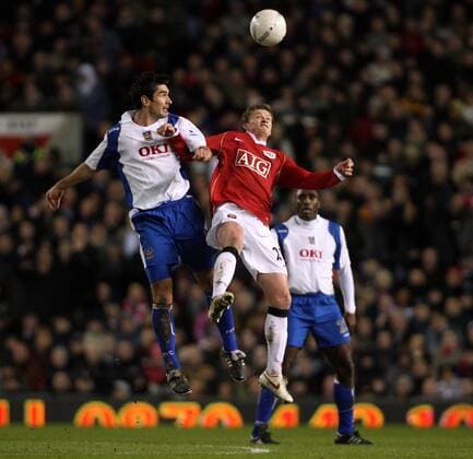 Ole Gunnar Solskjaer (Manchester United, re.) gegen Richard Hughes (Portsmouth) - Fußball Herren English FA Cup 2006 2007, Englischer Pokal, Pokalspiel, Manchester United - Portsmouth FC Gruppe Manchester Dynamik, Höhe, Fußball Herren English FA Cup 2006 2007, Englischer Pokal, Pokalspiel, Manchester United - Portsmouth FC Gruppe Manchester Dynamik, Höhe,