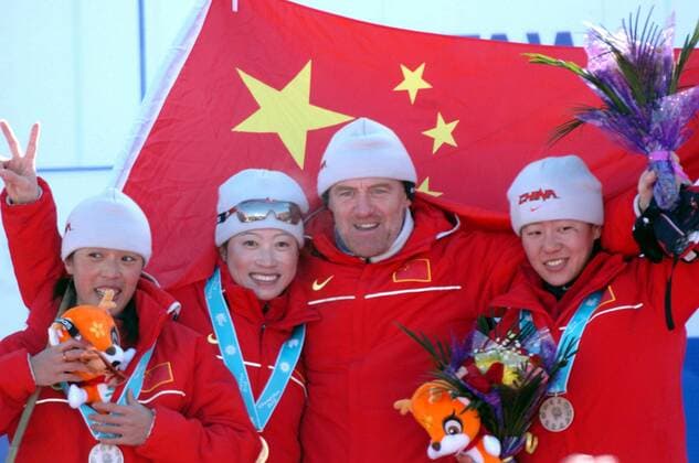Dreifacher Erfolg für Nationaltrainer Klaus Siebert - Kong Yingchao (Mitte) gewinnt das Verfolgungsrennen über 10km vor Liu Xianying (li.) und Dong Xue (alle China) -  Biathlon Damen 6. Asian Winter Games 2007, Winterspiele, Asienspiele, Asien Spiele, 10km, 10 km, Kilometer Gruppe Verfolgung, Verfolgungsrennen Jilin Glück, Freude, Biathlon Damen 6. Asian Winter Games 2007, Winterspiele, Asienspiele, Asien Spiele, 10km, 10 km, Kilometer Gruppe Verfolgung, Verfolgungsrennen Jilin Glück, Freude,