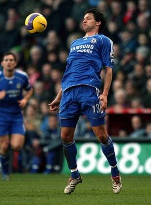 Michael Ballack (Chelsea) am Ball -  Fußball Herren English Premier League 2006 2007, 1. Englische Liga, Chelsea FC London Einzelbild London Dynamik, Fußball Herren English Premier League 2006 2007, 1. Englische Liga, Chelsea FC London Einzelbild London Dynamik,