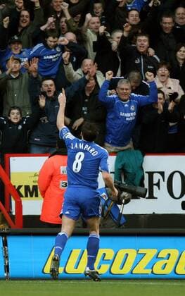 Frank Lampard (Chelsea) - Torjubel vor den Fans -  Fußball Herren English Premier League 2006 2007, 1. Englische Liga, Chelsea FC London Gruppe London Freude, Fußball Herren English Premier League 2006 2007, 1. Englische Liga, Chelsea FC London Gruppe London Freude,