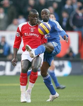 Amdy Faye (Charlton, li.) gegen Claude Makelele (Chelsea) -  Fußball Herren English Premier League 2006 2007, 1. Englische Liga, Charlton Athletic - Chelsea FC London 0:1 Gruppe London Dynamik, Fußball Herren English Premier League 2006 2007, 1. Englische Liga, Charlton Athletic - Chelsea FC London 0:1 Gruppe London Dynamik,