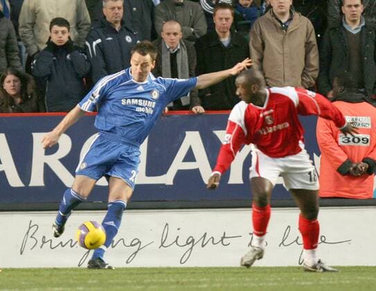John Terry (Chelsea, li.) gegen Jimmy Floyd Hasselbaink (Charlton) -  Fußball Herren English Premier League 2006 2007, 1. Englische Liga, Charlton Athletic - Chelsea FC London 0:1 Gruppe London Dynamik, Fußball Herren English Premier League 2006 2007, 1. Englische Liga, Charlton Athletic - Chelsea FC London 0:1 Gruppe London Dynamik,
